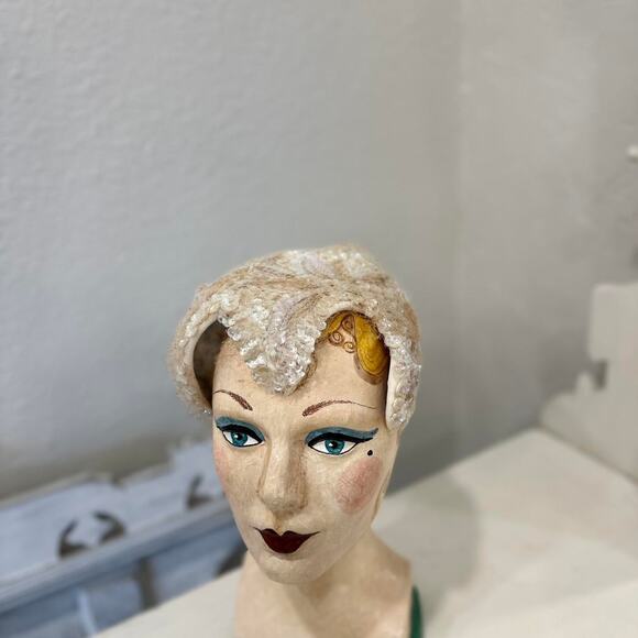 Modern Miss 1950s Sequin and Lace Cap Hat - Picture 2 of 4